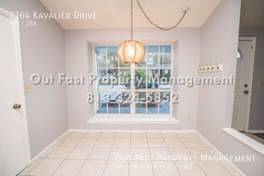 Building Photo - 2764 Kavalier Dr