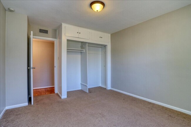 Building Photo - Ranch, no stairs, 1-car garage, fenced yar...