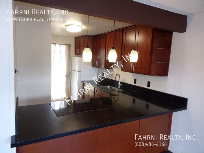 Building Photo - PALEHUA GARDENS - Upgraded 3 Bedroom Townhome