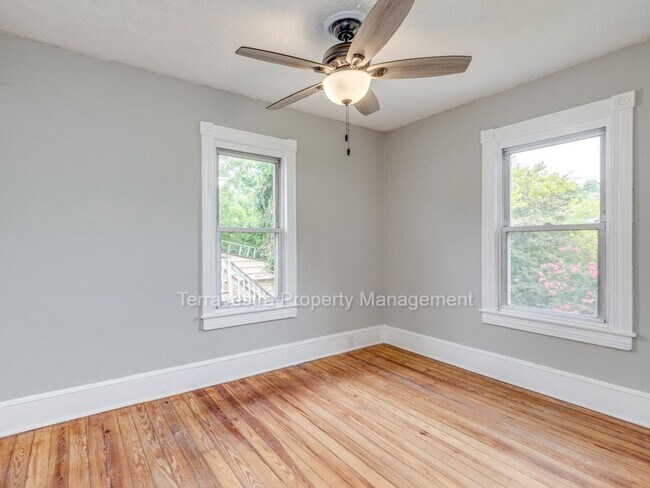 Building Photo - 116 W Main St