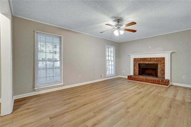 Building Photo - 377 Jamie Dr