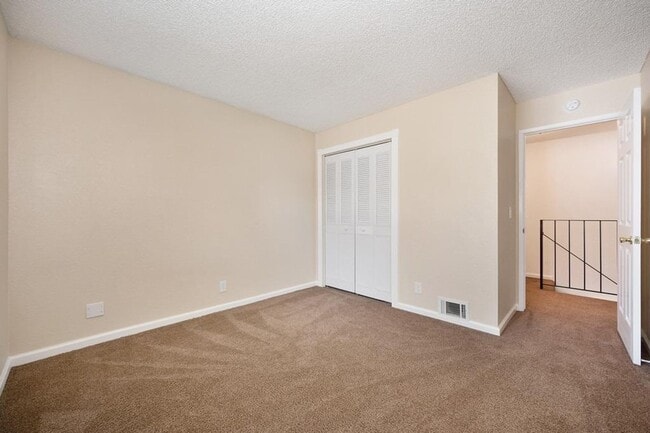 Building Photo - 3763 Sapphire Dr