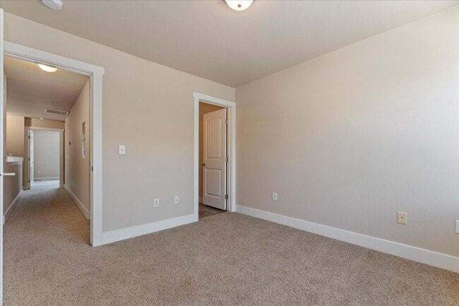 Building Photo - 9824 W Rosecroft Ct
