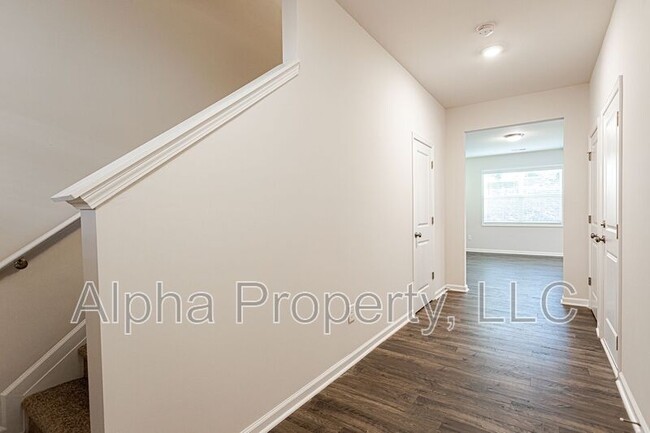 Building Photo - 17 Apricot Ln