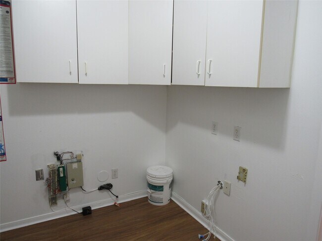 Building Photo - 14351 Torrey Chase Blvd