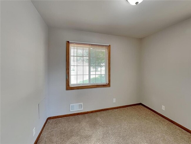 Building Photo - 1218 Skillman Ave E