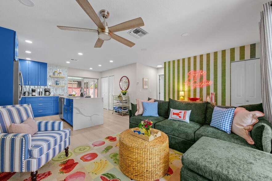 Building Photo - 7957 CottonWoode Dr