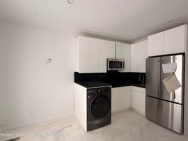 Building Photo - 6137 Main St