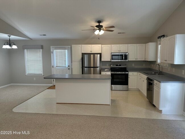 Building Photo - 149 Sunset Dr