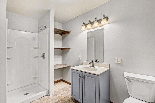 Building Photo - 307 E Bridge St