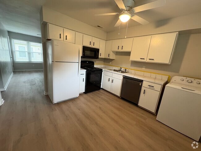 Building Photo - 311 N Oceana Blvd
