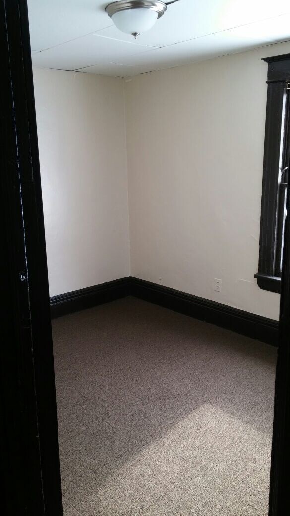 Building Photo - 52 Davis St