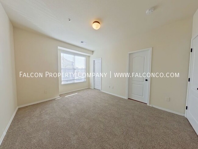 Building Photo - Incredible Condo in Stetson Hills!