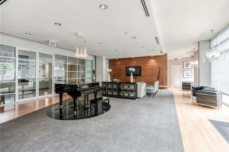 Building Photo - 711 Cosmopolitan Dr NE