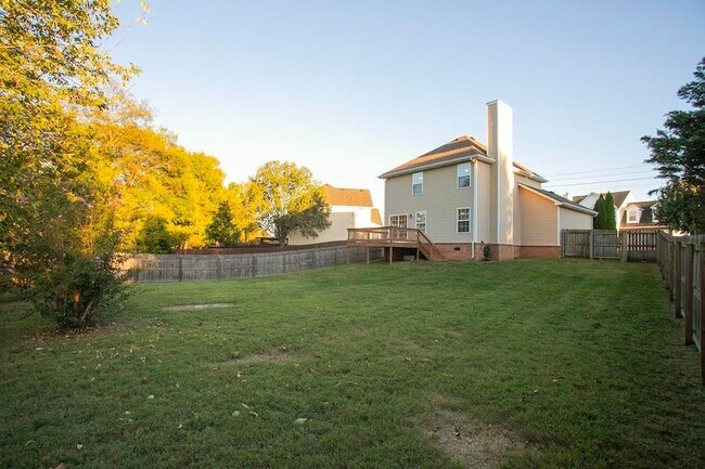 Building Photo - 1254 Lasalle Dr