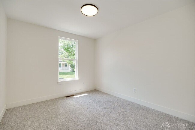 Building Photo - 4249 Pleasant View Ave