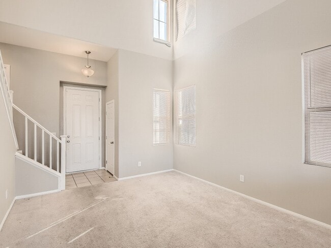 Building Photo - 5537 Ayers Cliff St