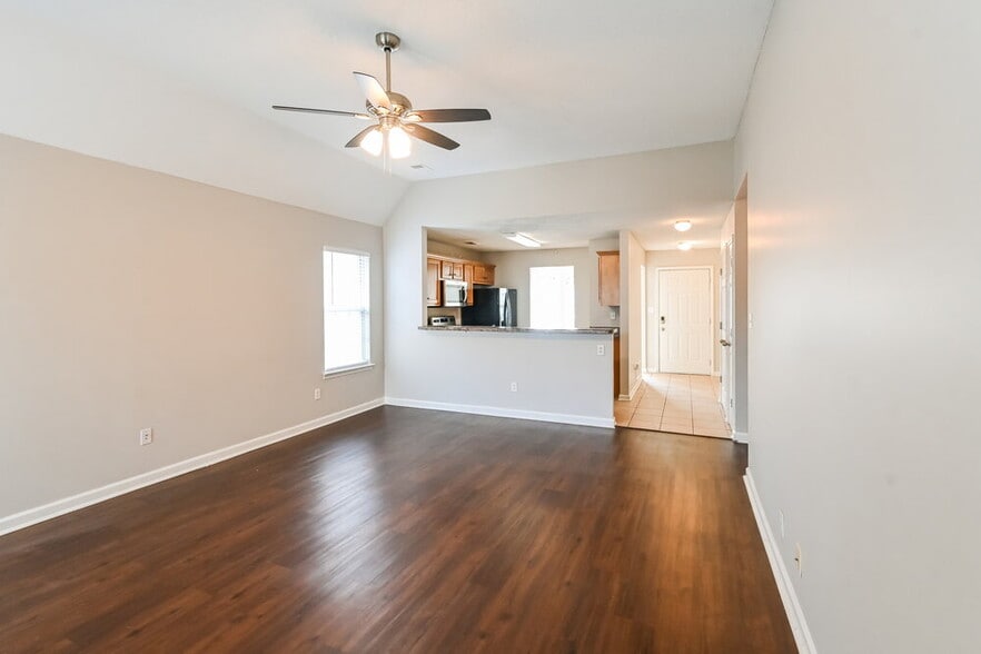 Building Photo - 9908 Tremont Dr