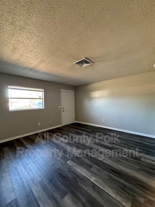 Building Photo - 420 Ellerbe Way