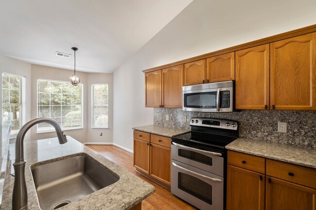 Building Photo - Beautiful 3 Bedroom Ranch Home Located In Ballantyne Area