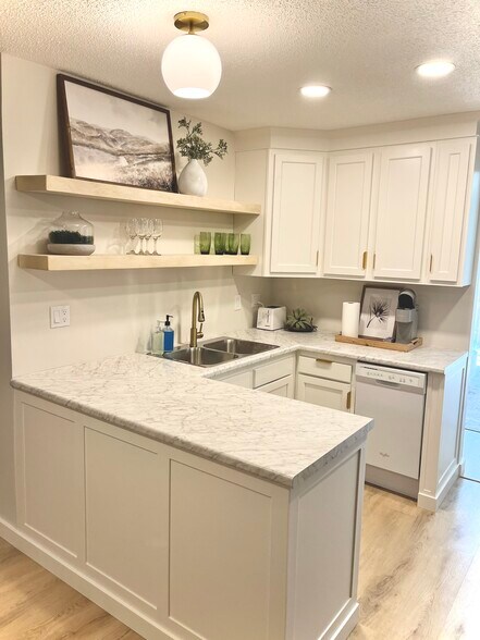 Building Photo - 10925 Otsego St