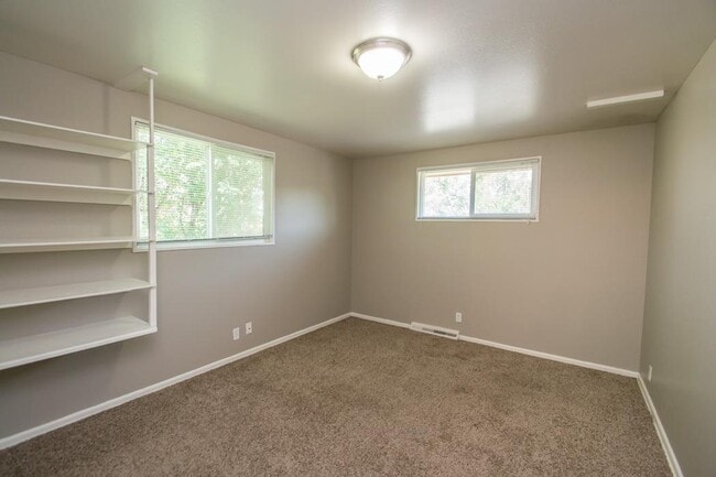 Building Photo - 3375 Moorhead Ave