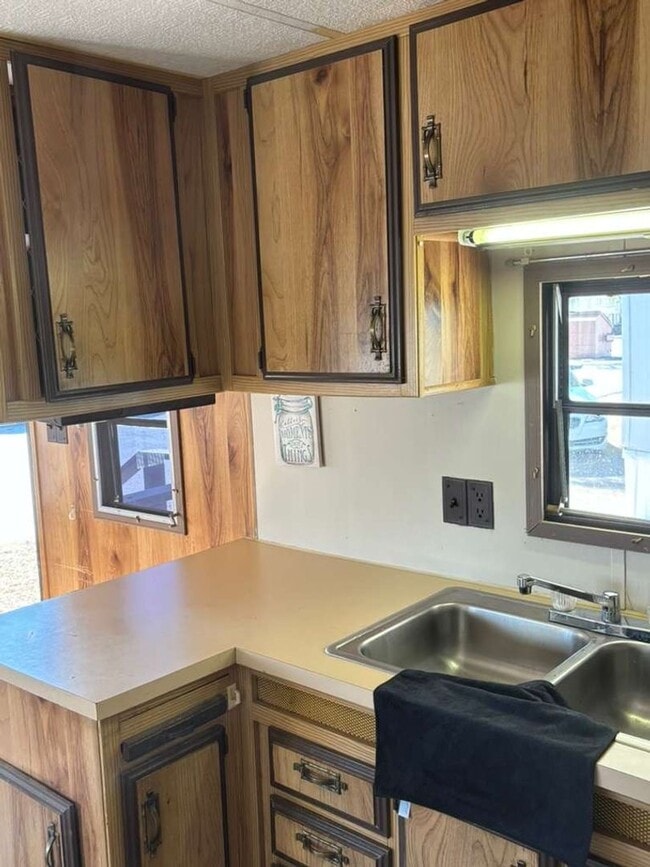 Building Photo - 522 W Rillito St