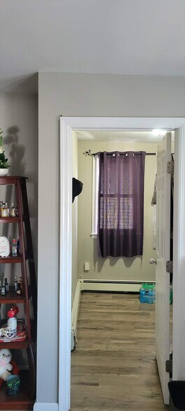 Building Photo - 22 Douglas Ave