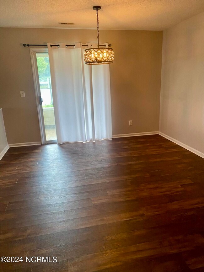 Building Photo - 523 Spring Forest Rd