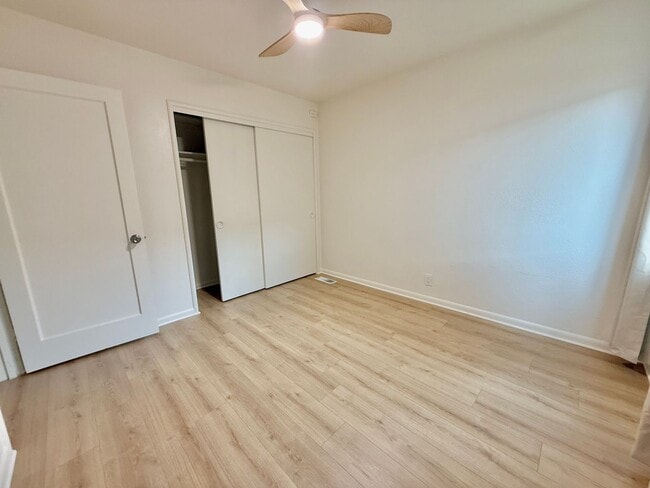 Building Photo - Updated El Cerrito Home with New Kitchen Appliances, Private Deck & Great Walkability