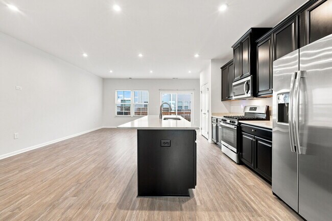 Building Photo - 707 Channing Park Cir