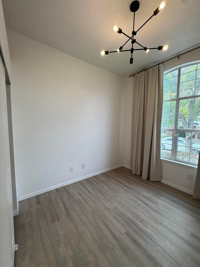 Building Photo - 7616 Copperfield Dr NE