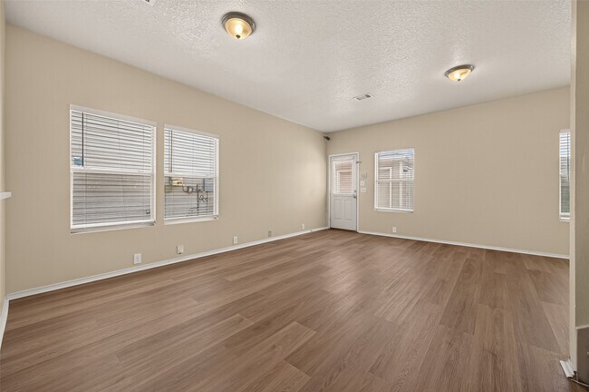 Building Photo - 18915 S Lyford Dr