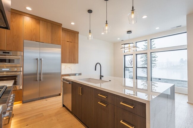 Building Photo - Brand New Townhouse in Luxury Neighborhood