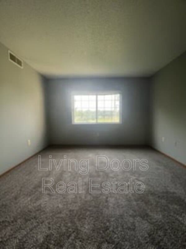 Building Photo - 603 S Washington St