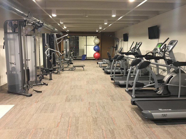 Building Photo - 3535 Broadway Blvd