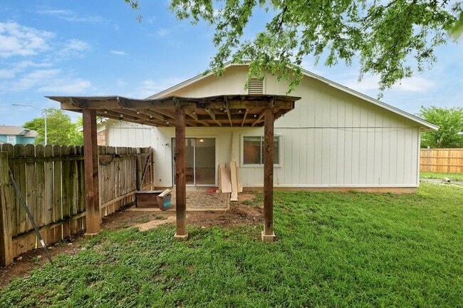 Building Photo - 7601 Woodstone Cove