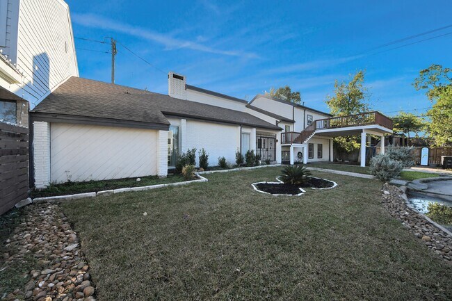 Building Photo - 10743 Boardwalk St