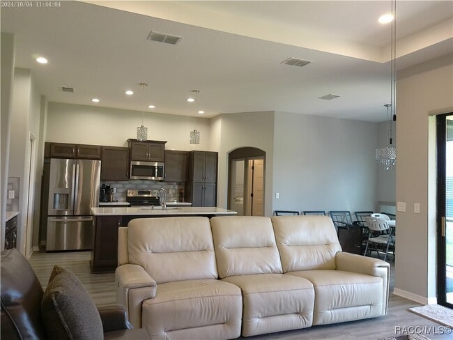 Building Photo - 1381 N Spend a Buck Dr