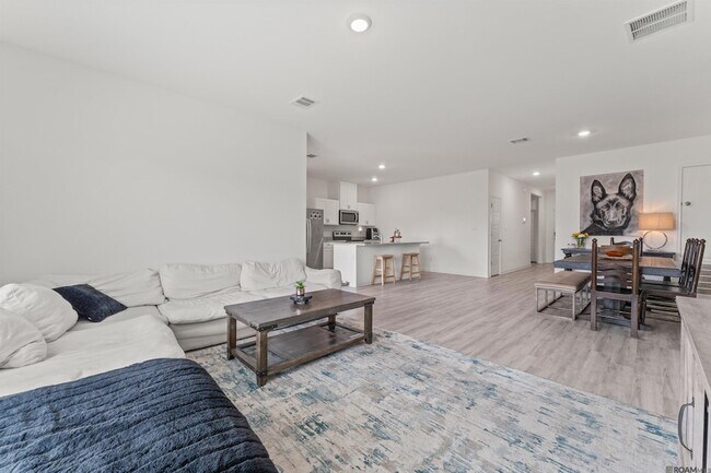 Building Photo - 12780 Sweetleaf Ave