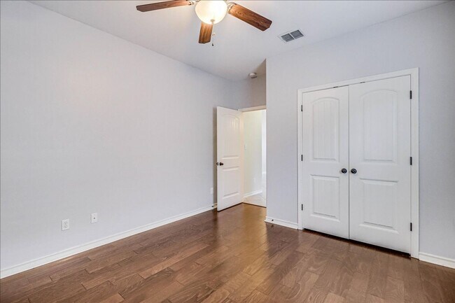 Building Photo - 5834 Aava Dr