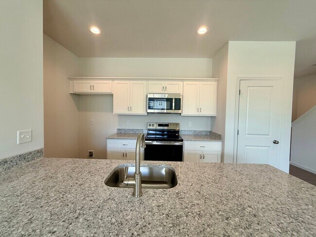 Building Photo - 45 N Conifer Dr