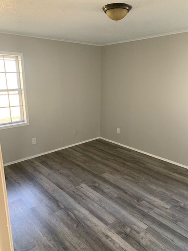 Building Photo - Renovated 3 Bedroom 1 Bath Home for Rent!
