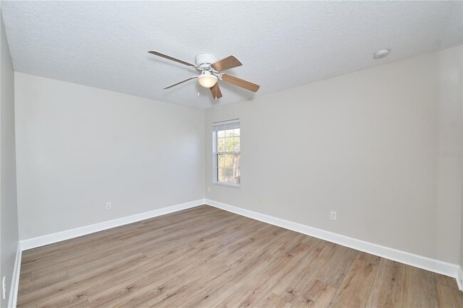 Building Photo - 23903 Sardinia Dr