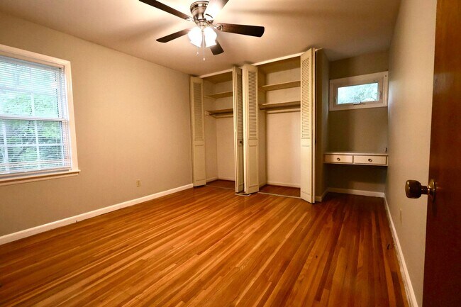 Building Photo - 536 Edgecrest Cir