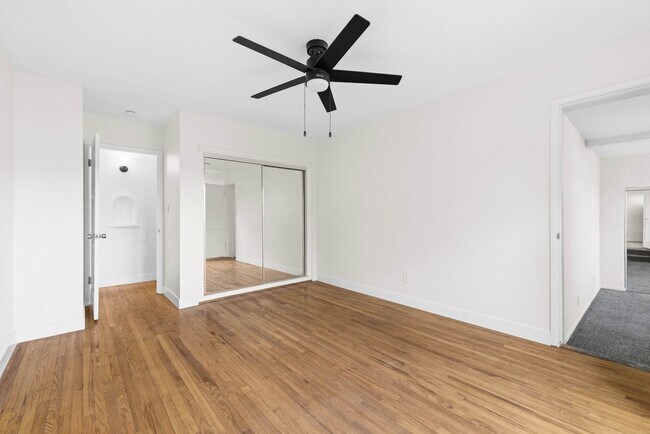 Building Photo - 2BR Coastal La Jolla Apartment | Steps to Windansea Beach