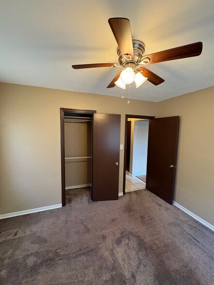 Building Photo - 611 W Hancock St