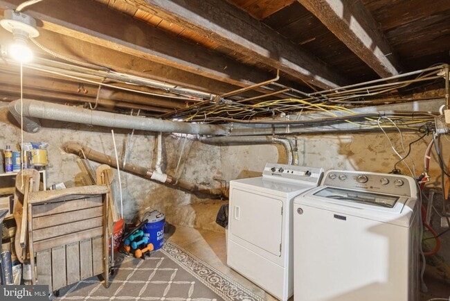 Building Photo - 1466 E Wilt St