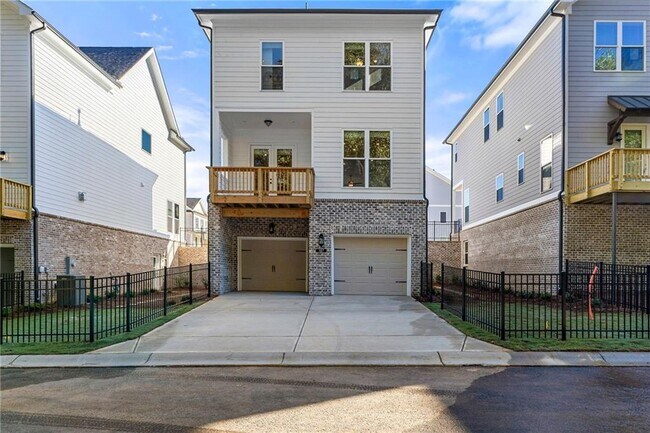 Building Photo - 167 Basil St