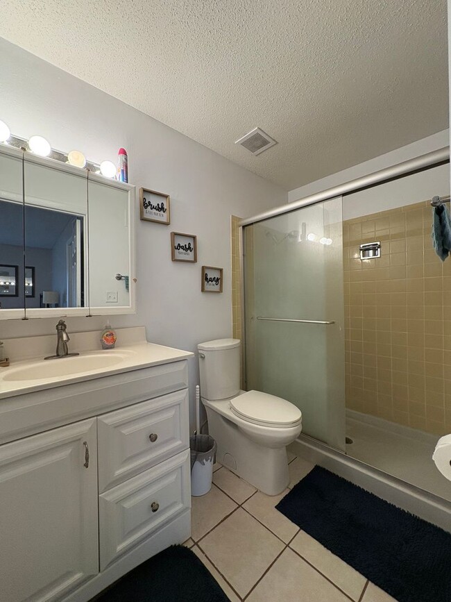 Building Photo - Fully Furnished 2-Bed, 2-Bath Condo – Short-Term Lease | Creve Coeur, MO